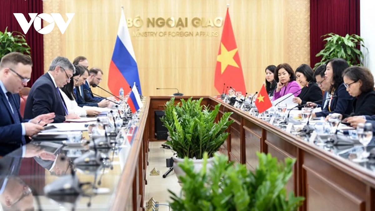 Vietnam and Russia outline cooperation orientations in Hanoi